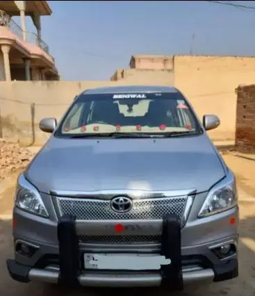 Toyota Innova 2.5 ZX 7 STR BS IV 2015