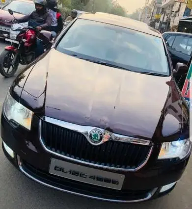 SKODA SUPERB Elegance 1.8 TSI MT 2011