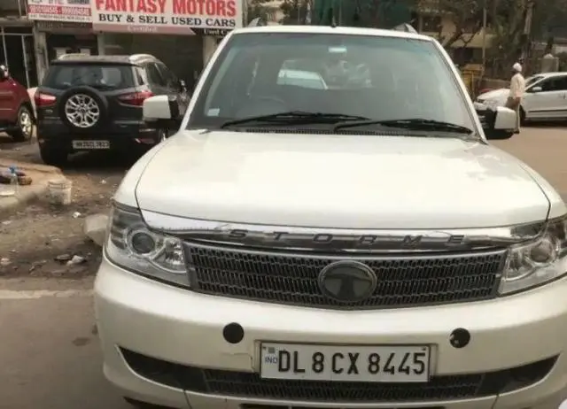 Tata Safari Storme 2.2 LX 4x2 2012
