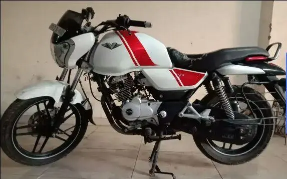 Bajaj V15 150cc 2016