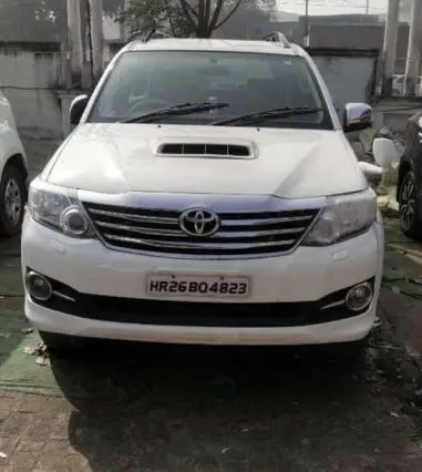 Toyota Fortuner 3.0 4X4 MT 2012