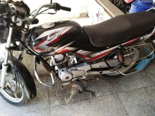 Bajaj CT100 B 2016                                                