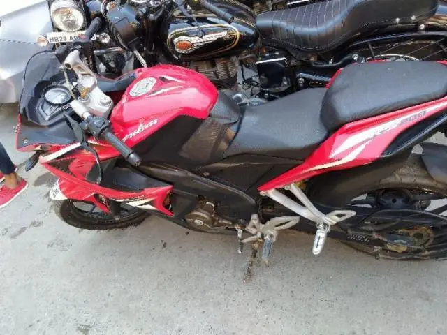 Bajaj Pulsar RS200 2015