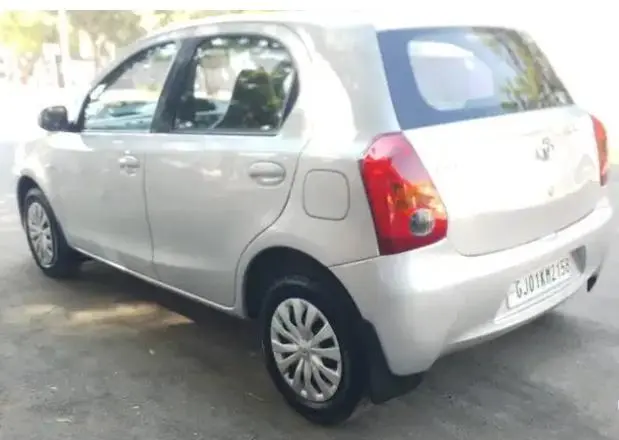 Toyota Etios Liva G 2011
