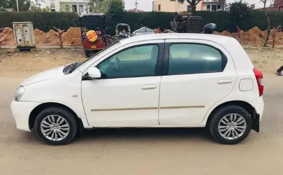 Toyota Etios Liva GD 2013
