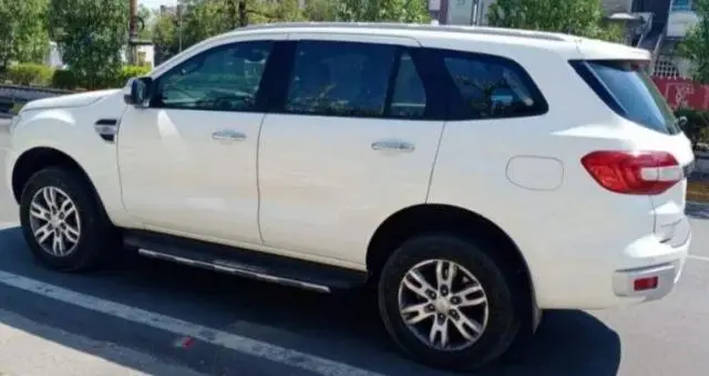 Ford Endeavour Titanium 3.2 4x4 AT 2017