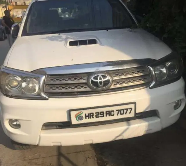Toyota Fortuner 3.0 4X4 MT 2012
