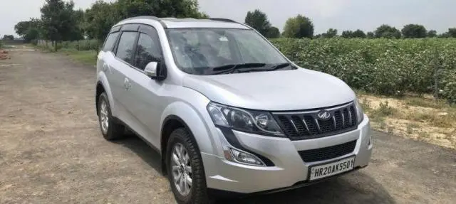 Mahindra XUV500 W9 2017