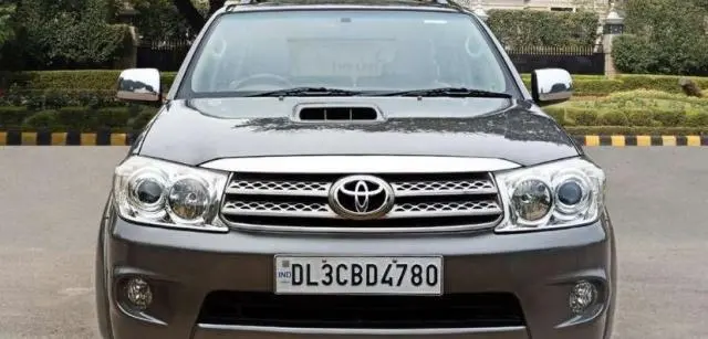 Toyota Fortuner 3.0 MT 4X4 2011