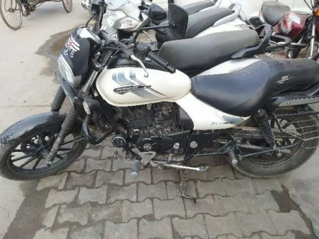Bajaj Avenger 220cc 2018