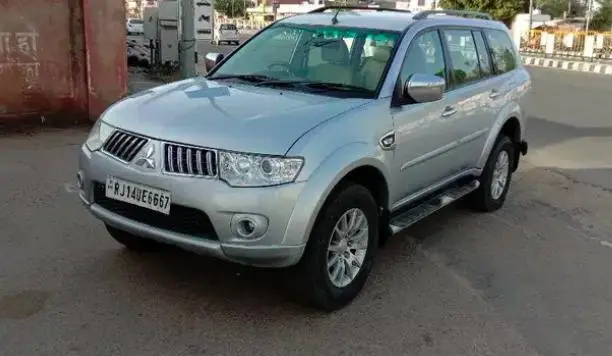 Mitsubishi Pajero Sport 2.5 MT 2012