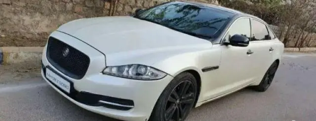 Jaguar XJ 3.0 DIESEL PORTFOLIO 2011