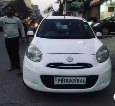 Nissan Micra Active XV 2012