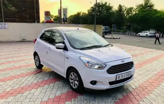 Ford Figo 1.2P TITANIUM PLUS MT 2016