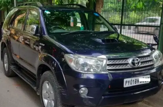 Toyota Fortuner 3.0 4X4 MT 2011