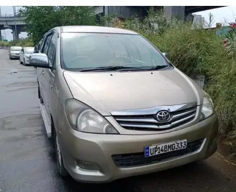Toyota Innova 2.5 V 7 STR 2011