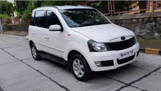 Mahindra Quanto C8 2013