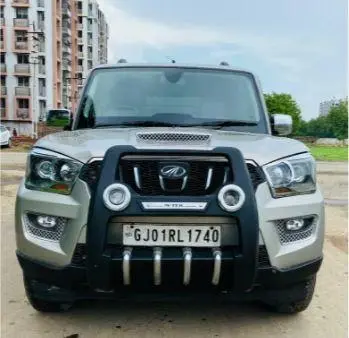 Mahindra Scorpio S10 2015