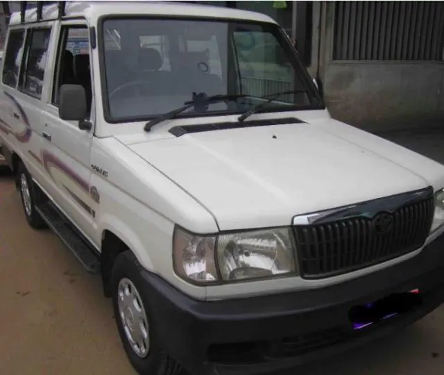 Toyota Qualis GS G1 2004