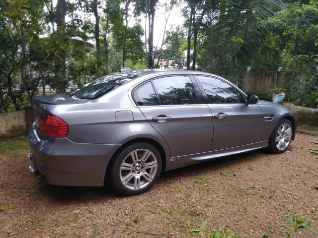 BMW 3 Series 330i 2011