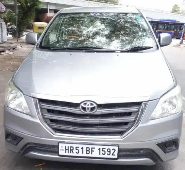 Toyota Innova 2.0 G 8 STR BS IV 2015