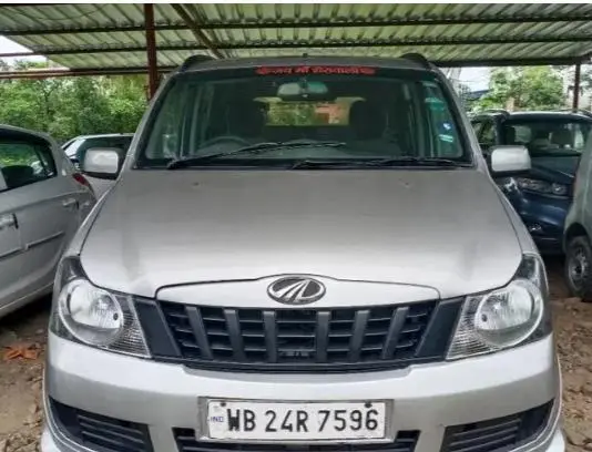 Mahindra Quanto C8 2013