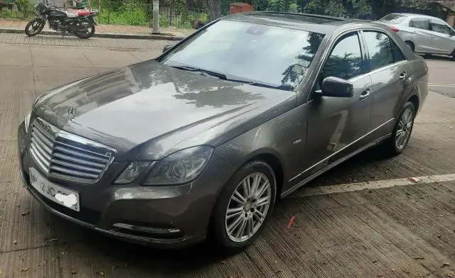 Mercedes-Benz E-Class 220 CDI MT 2012
