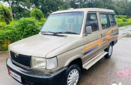 Toyota Qualis GS C8 2004