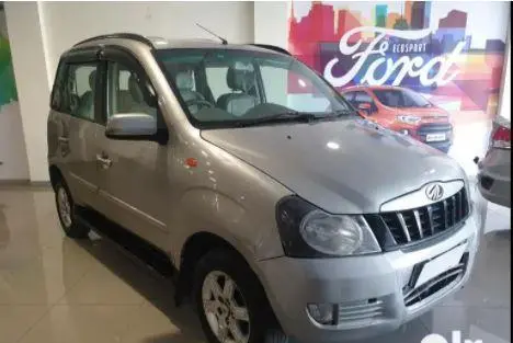 Mahindra Quanto C8 2012