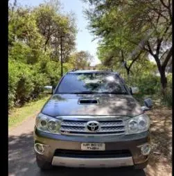 Toyota Fortuner 3.0 4X4 MT 2009