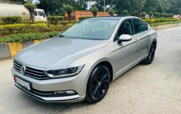 Volkswagen Passat Highline 2.0 TDI AT 2017