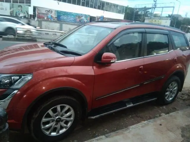 Mahindra XUV500 W10 AWD 2015