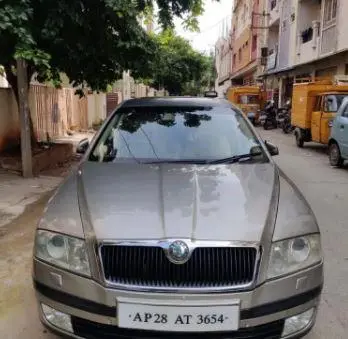 Skoda Laura AMBIENTE 1.9 TDI AT 2006