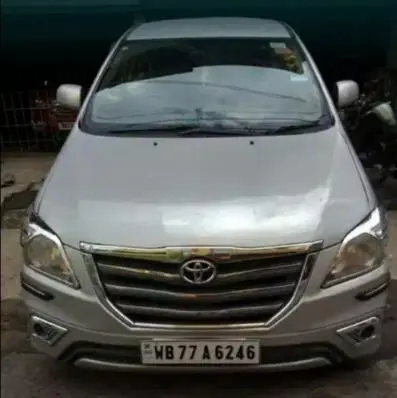 Toyota Innova 2.5 G 8 STR BS IV 2010