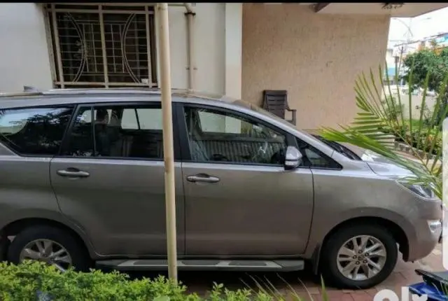 Toyota Innova Crysta 2.8 GX AT 8 STR 2017