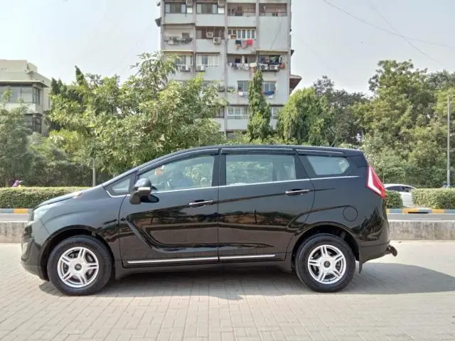 Mahindra Marazzo M6 8 STR 2019