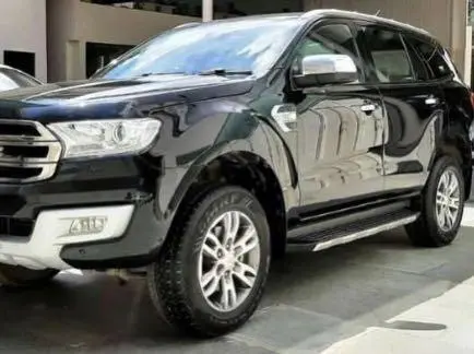 Ford Endeavour Trend 2.2 4x4 MT 2017