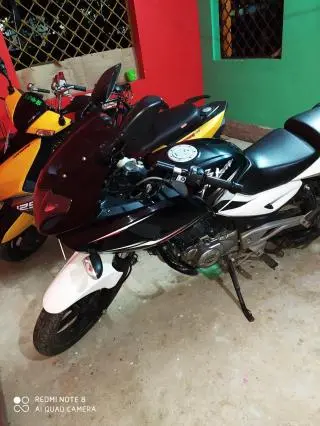 Bajaj Pulsar 220F 2017