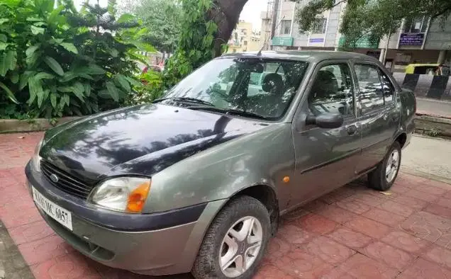 Ford Ikon 1.3 Flair 2004
