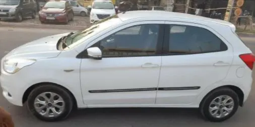 Ford Figo 1.2P TITANIUM MT 2015