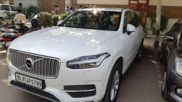 Volvo XC90 Momentum Luxury 2016
