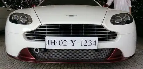 Aston Martin V8 Vantage S Roadster 2013