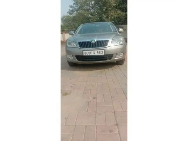 Skoda Laura ELEGANCE 1.9 TDI AT 2012