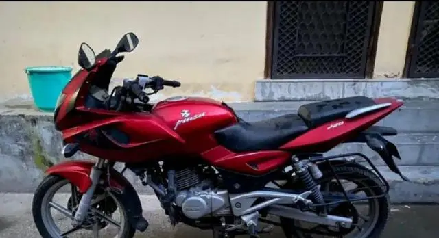 Bajaj Pulsar 220cc 2008