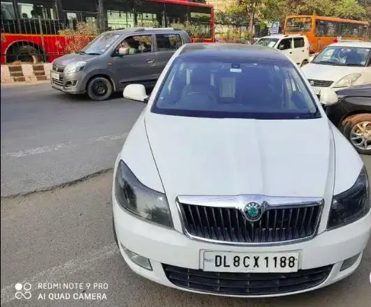 Skoda Laura ELEGANCE 2.0 TDI CR MT 2011