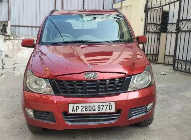 Mahindra Quanto C6 2012