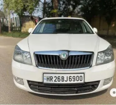 Skoda Laura ELEGANCE 2.0 TDI CR AT 2011