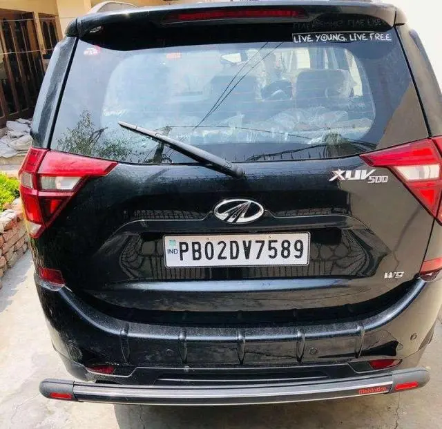 Mahindra XUV500 W9 2019