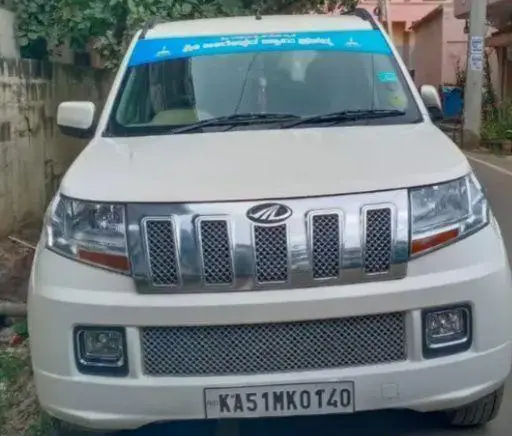 Mahindra TUV300 T8 2017