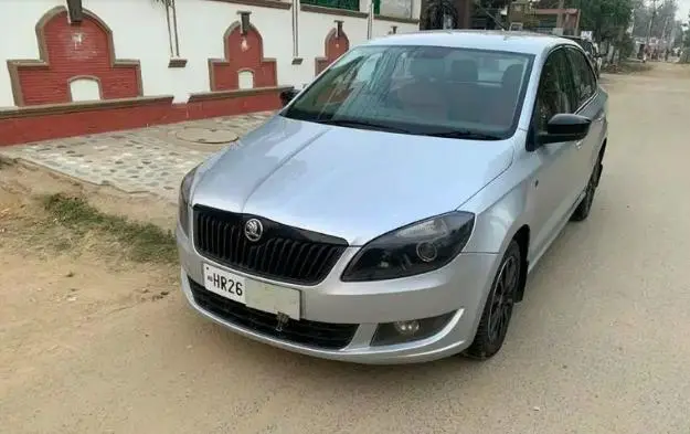 Skoda Rapid 1.5 TDI CR Elegance Black Package At 2015